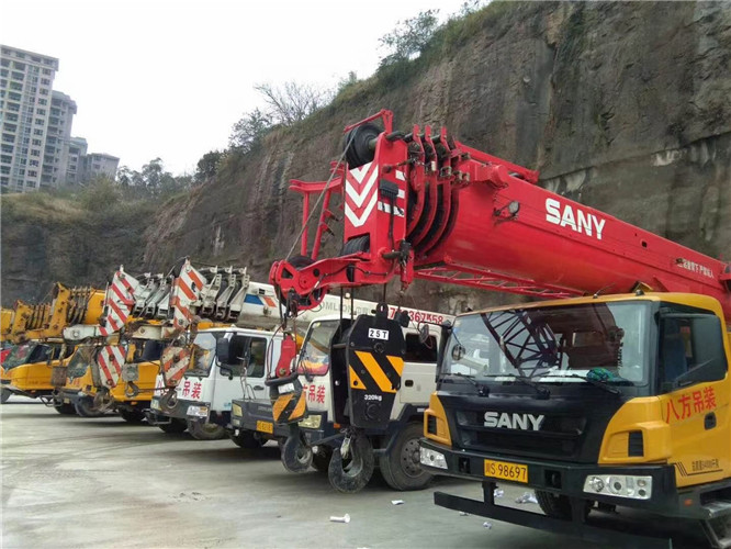 靖远县吊车出租按什么计费？台班费、单次费、里程费怎么算？