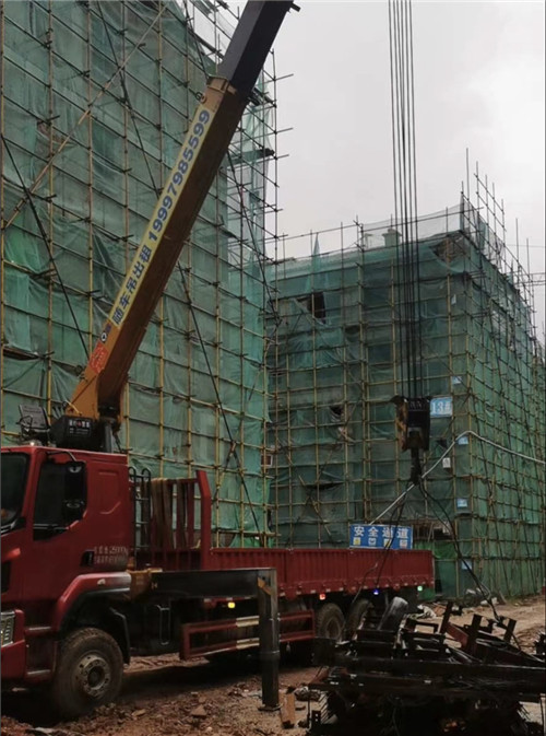 靖远县“慢工细活”—— 吊车的 “微动控制” 技术